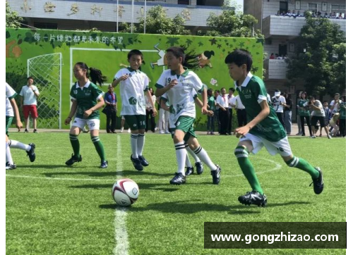 4008云顶国际官网足球球星与女孩亲密合照展现友谊与梦想凝聚瞬间 - 副本